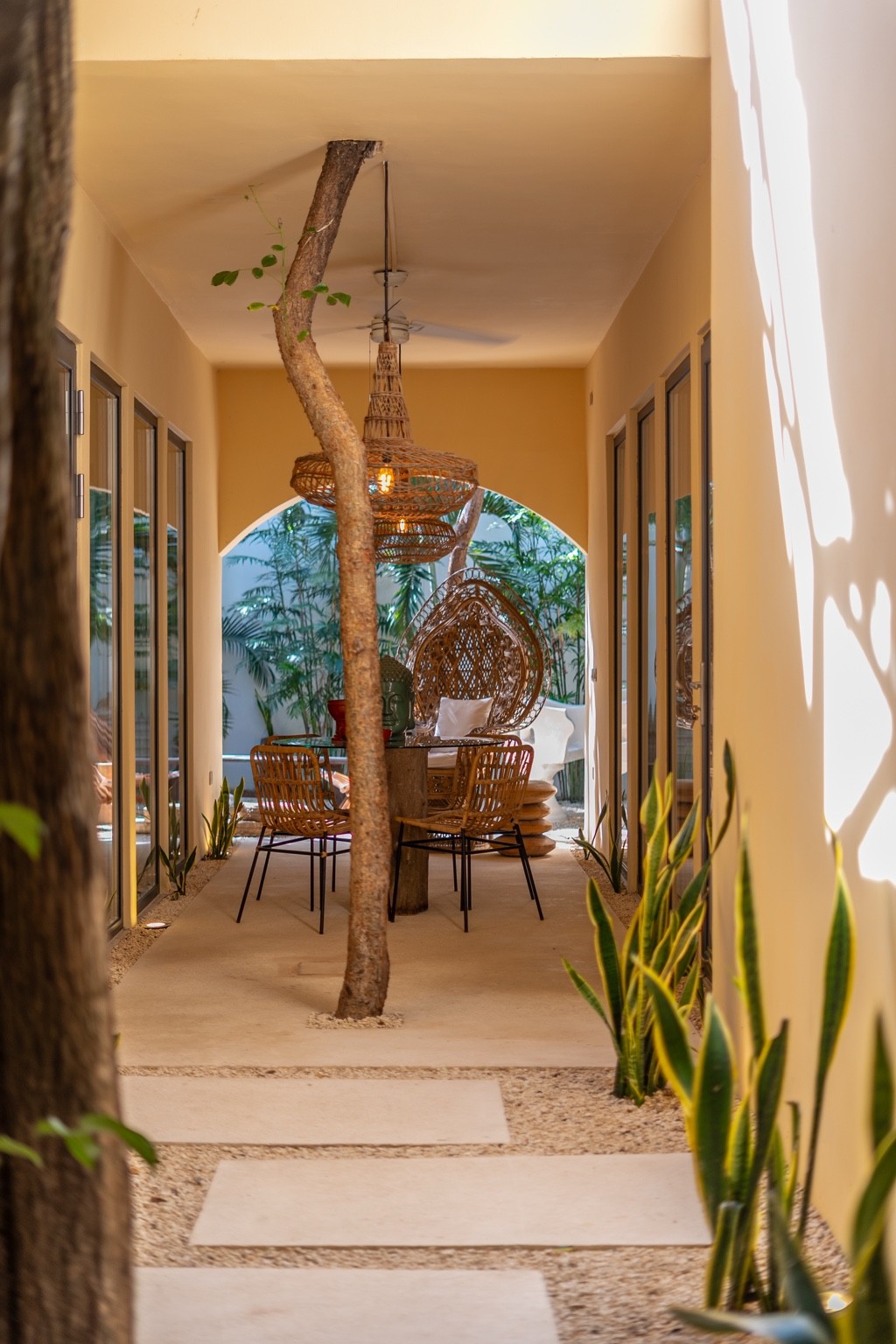Tropical courtyard at Villa Elements